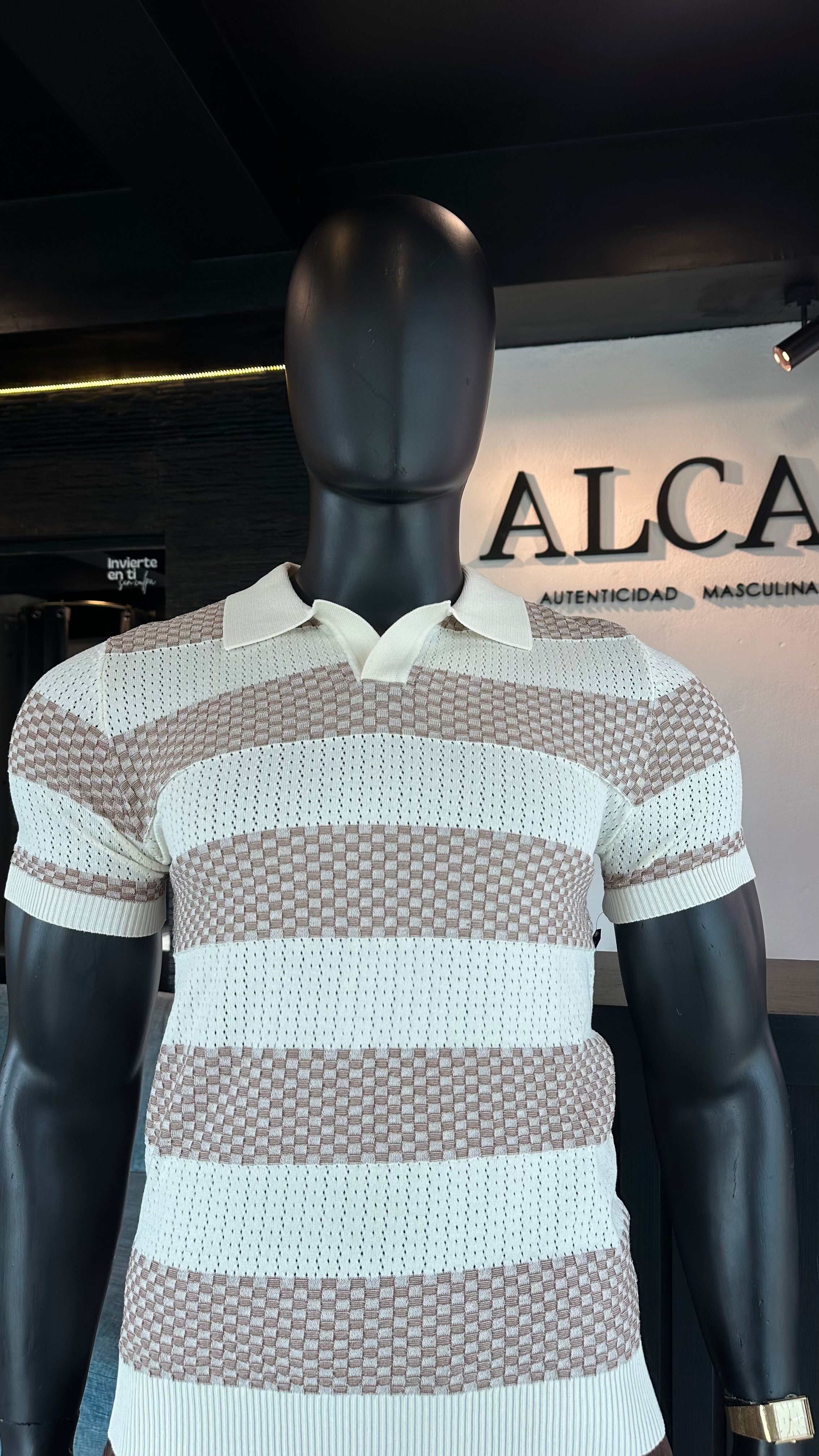Playera polo de tela tipo bordada transpirable